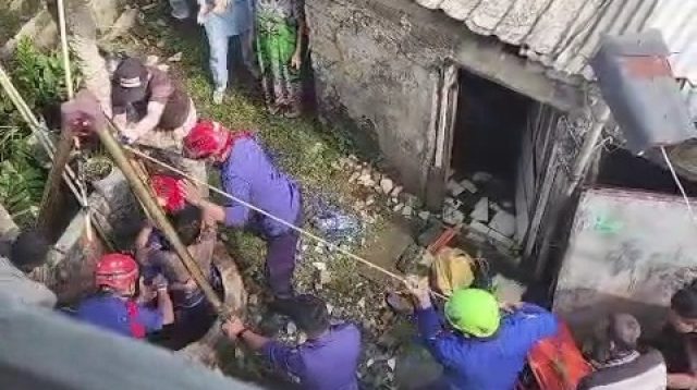 Anak terjatuh ke dalam sumur di Kota Depok