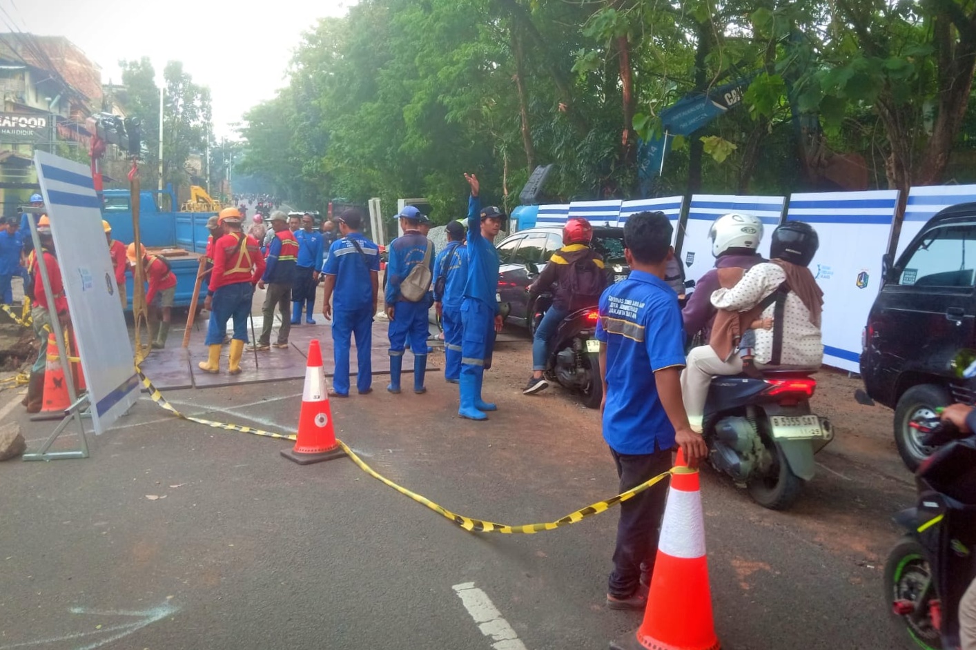 Penutupan jalan kawasan Lenteng Agung
