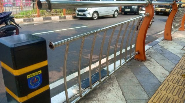 Besi pagar pembatas Taman SeCAWAN Kota Depok hilang