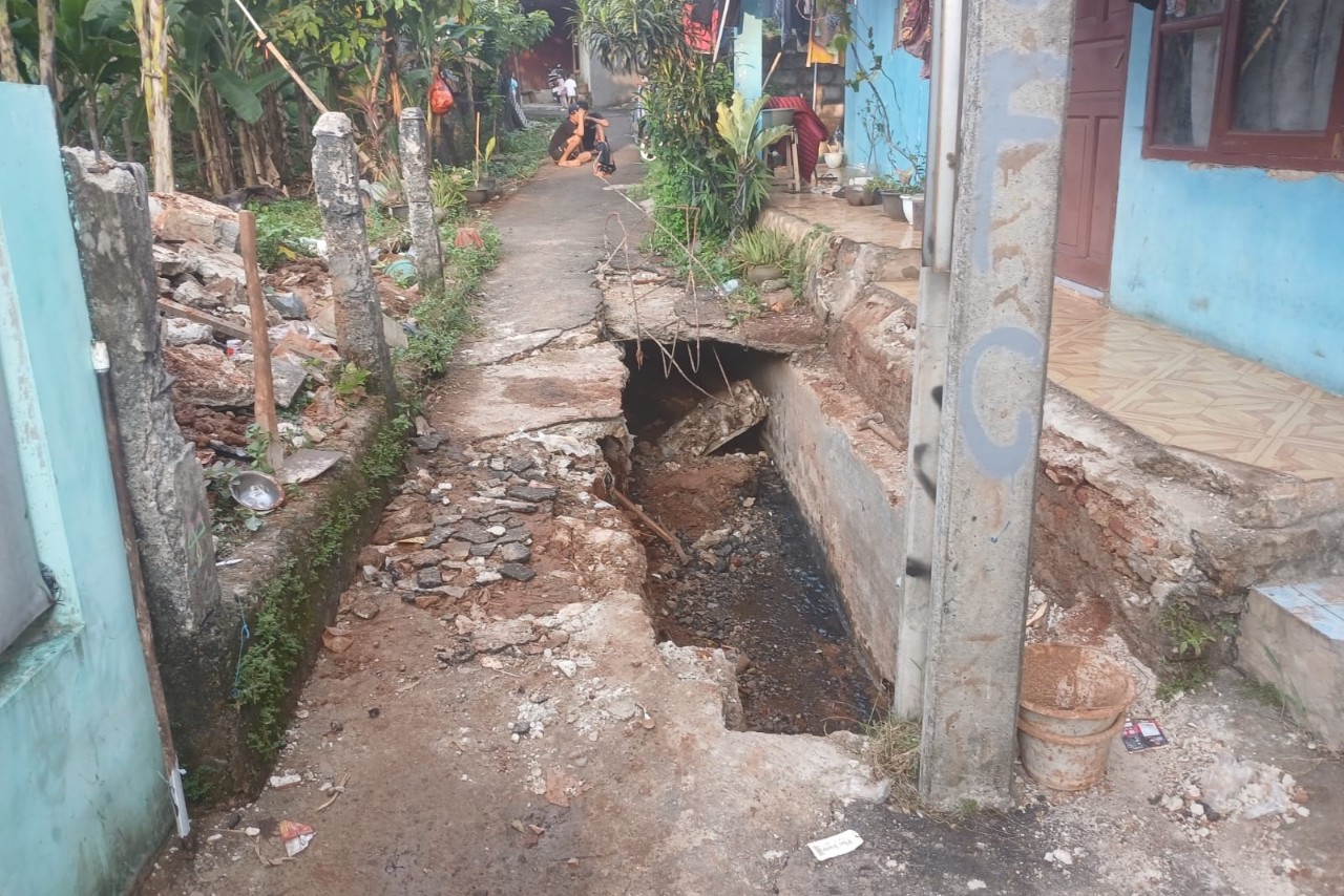 Drainase amblas Kota Depok
