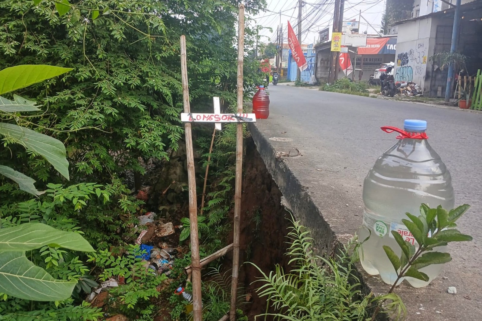 PUPR Kota Depok longsor