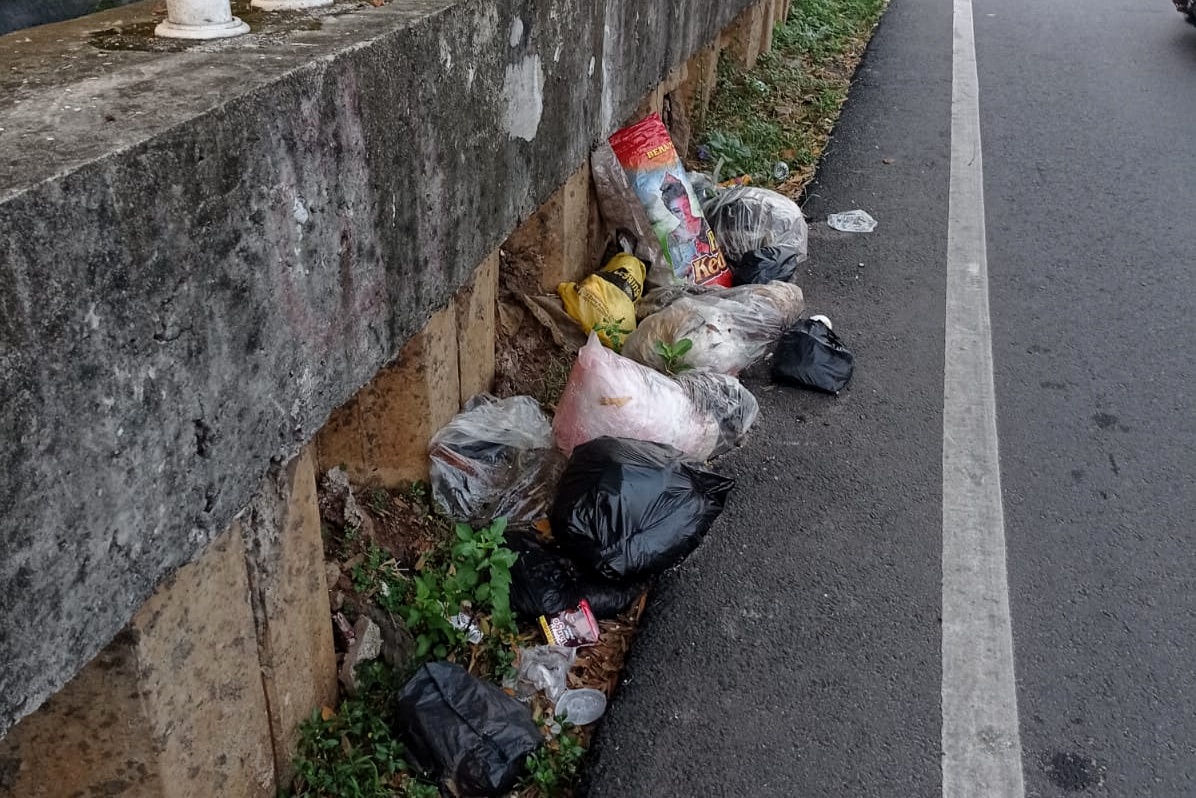 Sampah liar Kota Depok
